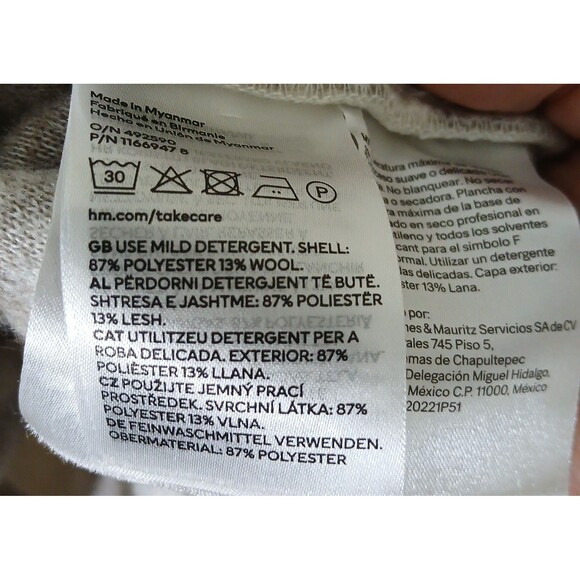 H&M Woven Flannel Button Front Shacket Sz M White Beige Plaid Pockets Oversized - Picture 14 of 14